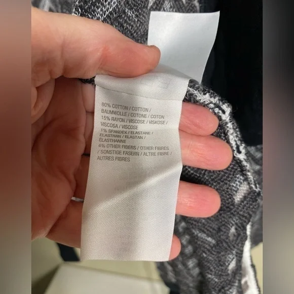 Isaac Mizrahi Live Black and White Chevron Design Tie Close Cardigan M NWT - Picture 5 of 5